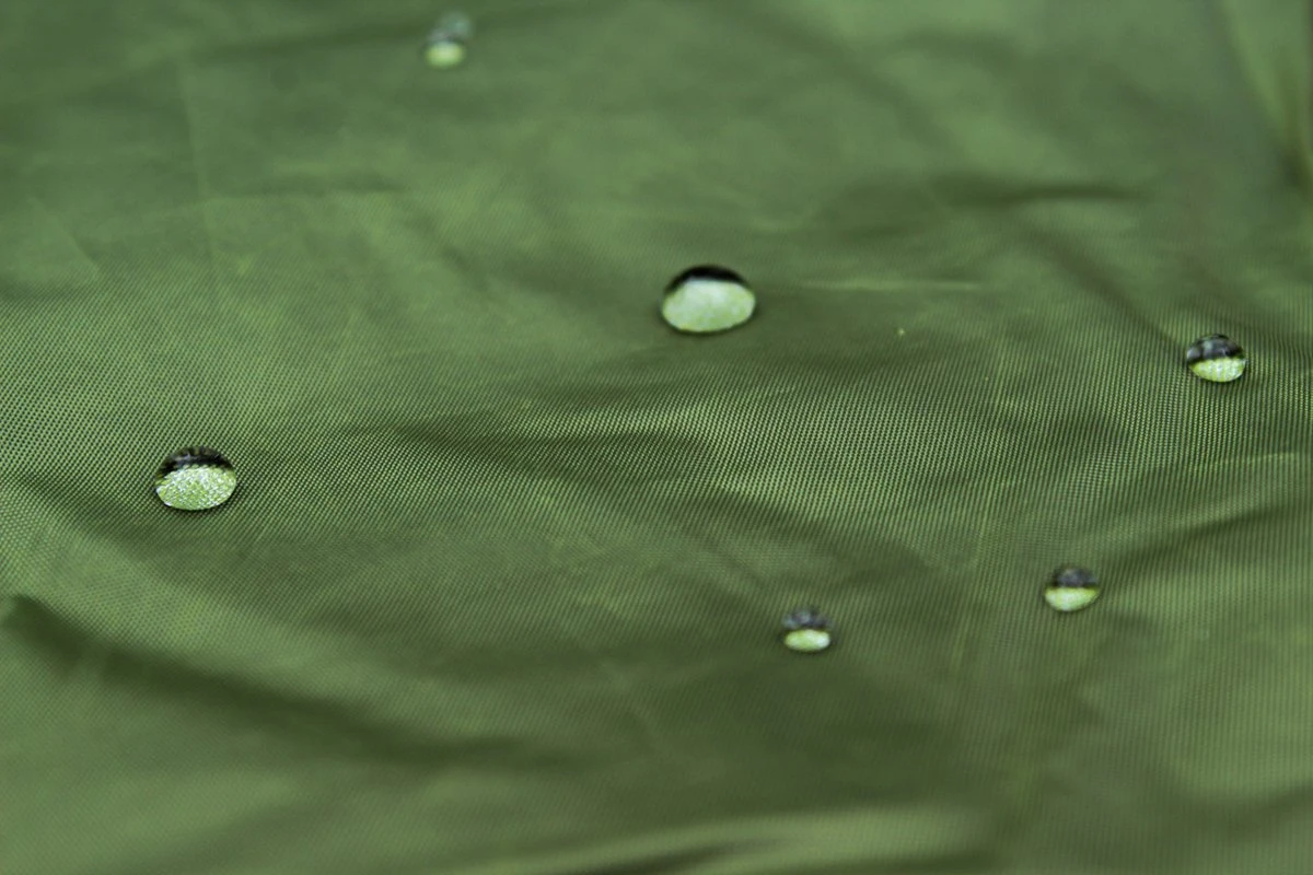 FisherPro Karpertent Met Stormcover – Vistent – Tent - Bescherming Tegen Zon En Wind – 100% Waterdichte Stormhoes – Met Handige Meeneemtas – Ook Geschikt Als Strandtent Of Festivaltent – Extra Veiligheid En Warmte Door Stormcover - Afbeelding 17